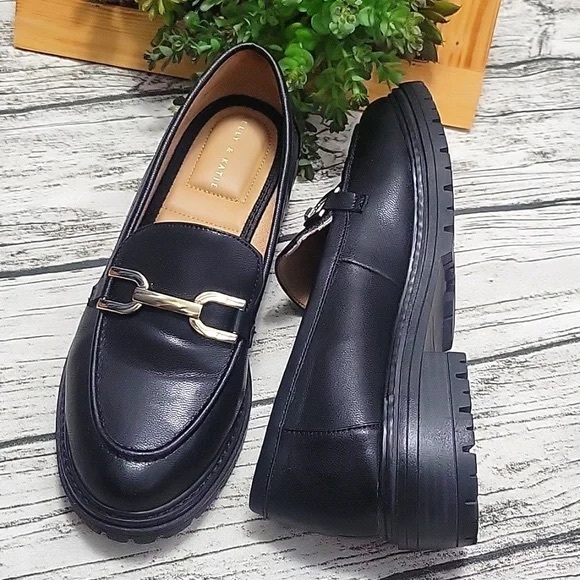 Kelly & Katie Black Loafers with Gold Accent - Picture 1 of 3